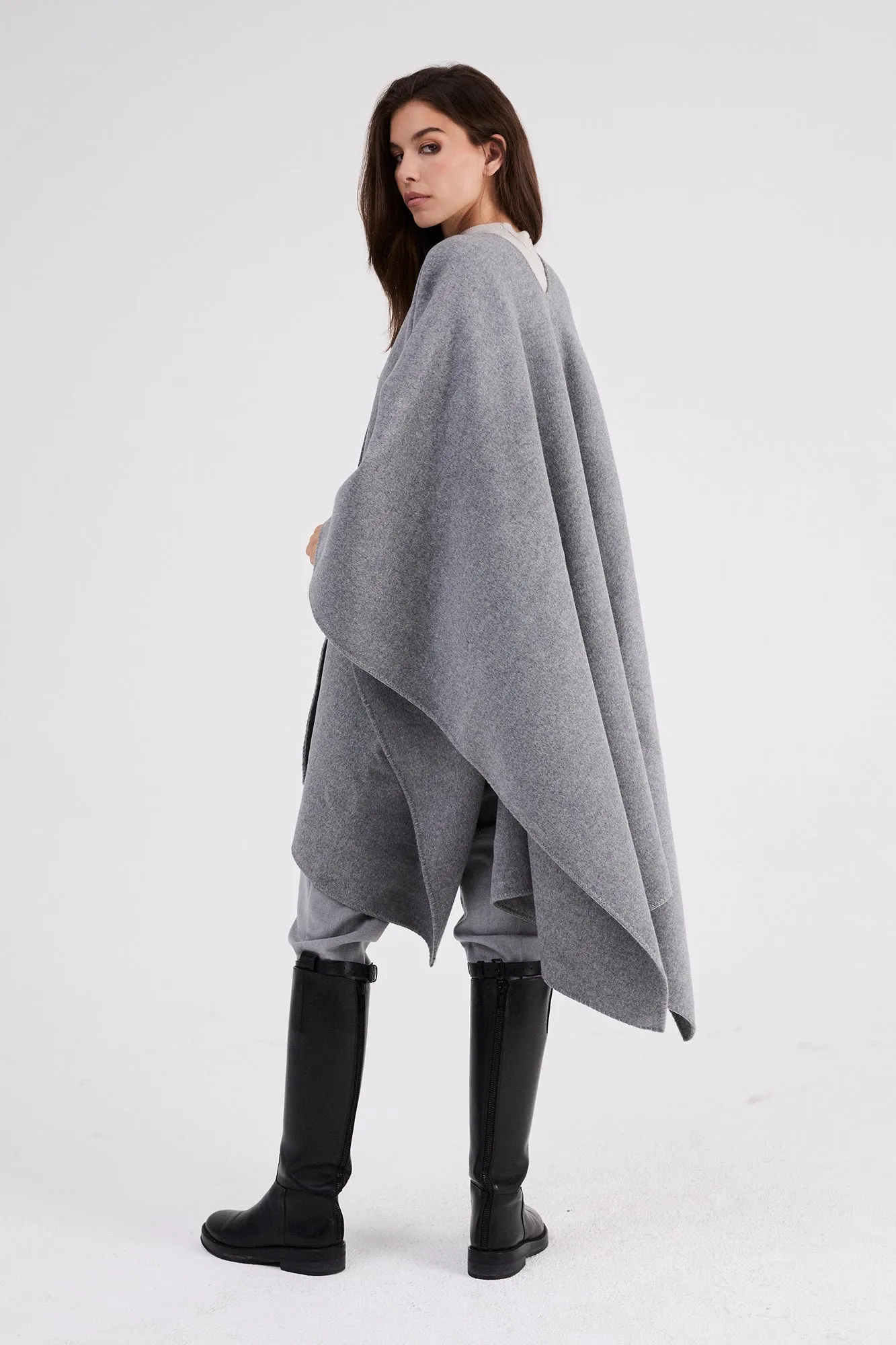   Beryll Cashmere Cape | Gray