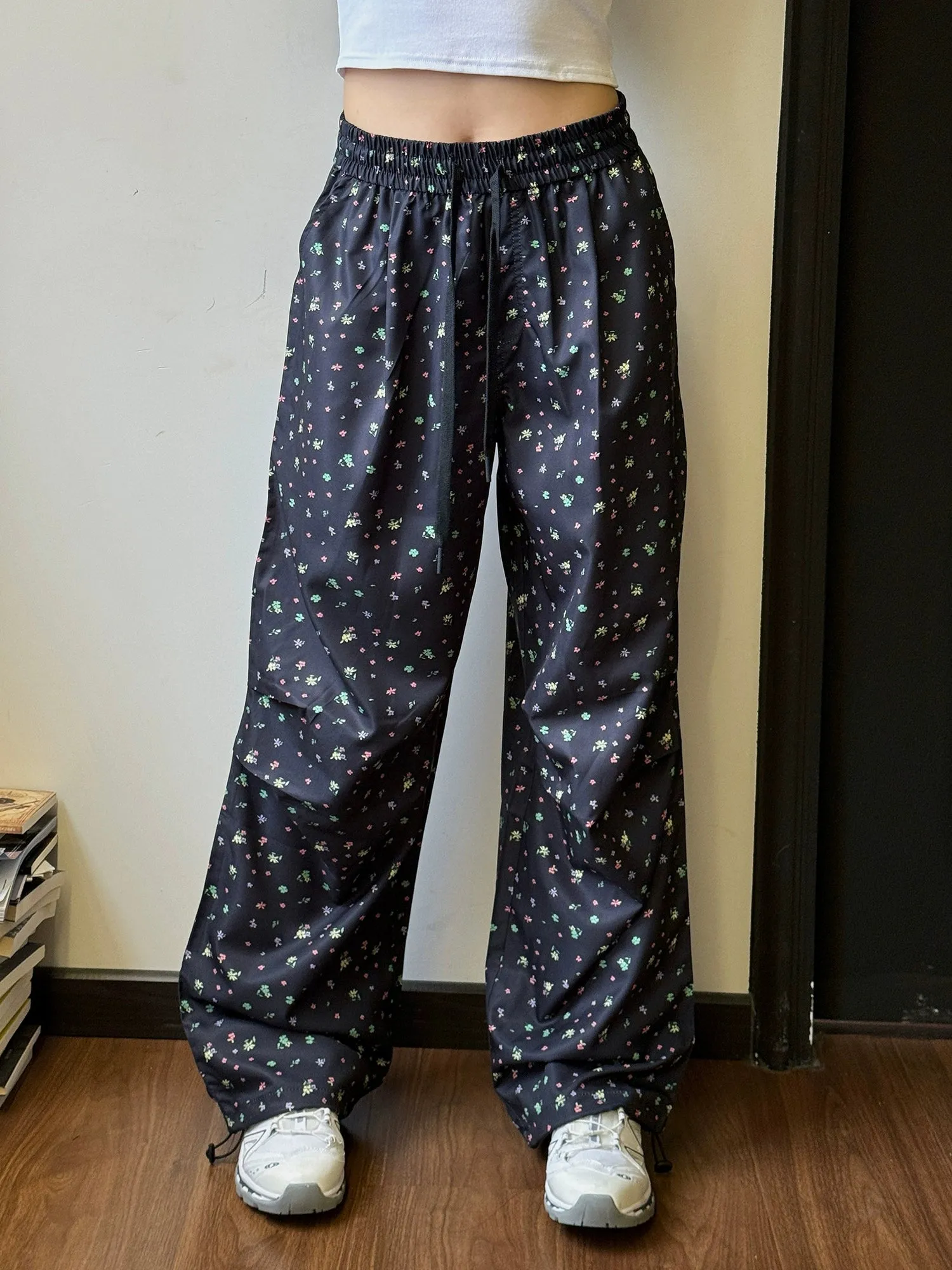 Nine Flower Print Comfy Pants